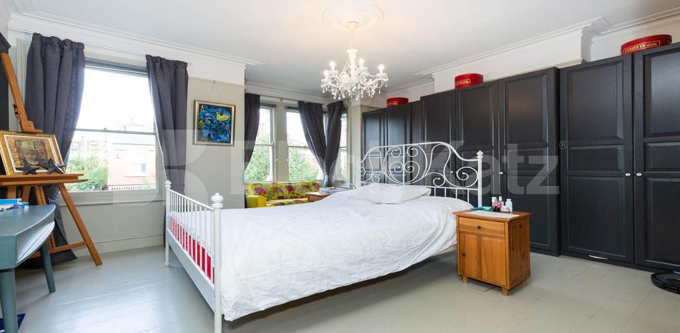 			FAMILYS ONLY, 4 Bedroom, 2 bath, 2 reception House			 Edison Road, Crouch End
